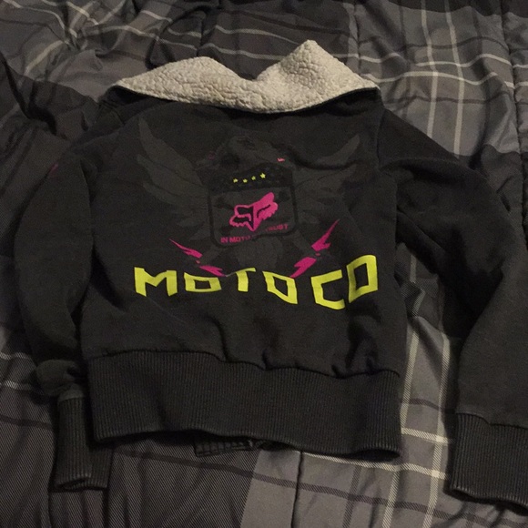 Sweatshirts - Picture 3 of 3